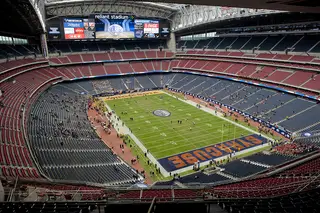 Fans begin to fill the stands at Reliant Stadium.