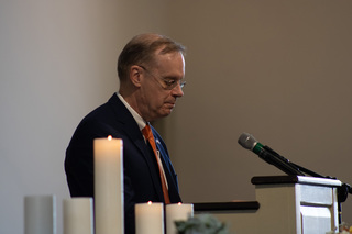 SU Chancellor Kent Syverud addressed the congregation and read out the names of 94 SU community members who recently died
